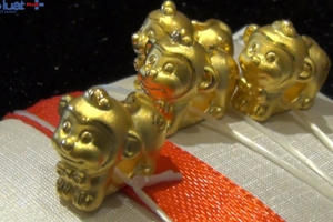 TP Hồ Chí Minh: Trang sức hình khỉ vàng hút khách ngày "Vía Thần tài"