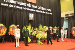 Những hình ảnh về lễ viếng nguyên Tổng Bí thư Lê Khả Phiêu tại Thanh Hóa