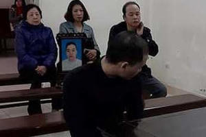 Nhân viên hiệu cầm đồ chém bạn tử vong sau cuộc nhậu