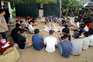 Tây Ninh: Bắt quả tang hàng chục đối tượng “sát phạt” nhau tại sới gà