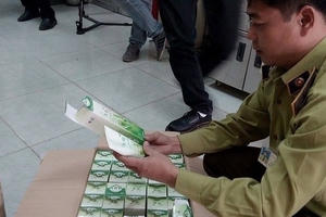 Hà Nội: Hàng loạt cơ sở bán dược phẩm, mỹ phẩm không rõ nguồn gốc