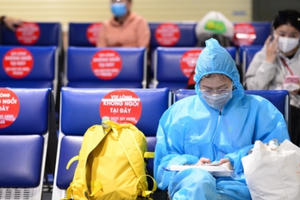 Hành khách đầu tiên bay thương mại từ Tân Sơn Nhất đến các tỉnh sau giãn cách