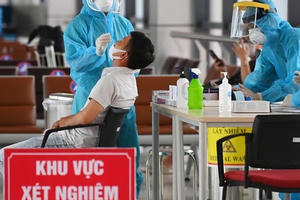 Khán giả theo dõi trực tiếp thi đấu SEA Games 31 không phải lấy mẫu xét nghiệm SARS-CoV-2