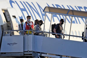 3 châu lục ngừng toàn bộ chuyến bay đến Trung Quốc