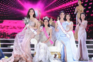 Tân Hoa hậu Việt Nam Trần Tiểu Vy ấp úng ngay trong buổi gặp báo chí