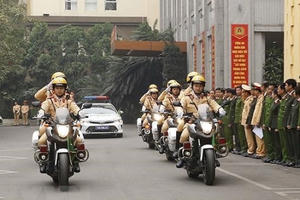 Bộ trưởng Tô Lâm kiểm tra công tác ứng trực bảo vệ Đại hội XIII