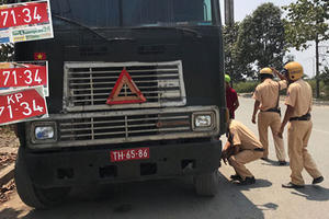 Thủ tướng yêu cầu tổng kiểm tra biển số xe quân đội