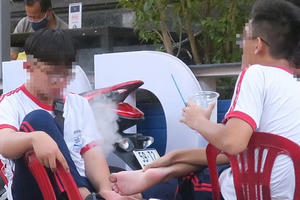 Báo động tình trạng học sinh sử dụng thuốc lá điện tử chứa ma túy