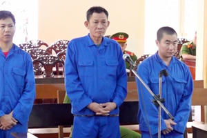 Nhóm đối tượng tổ chức đưa người xuất cảnh trái phép lãnh án