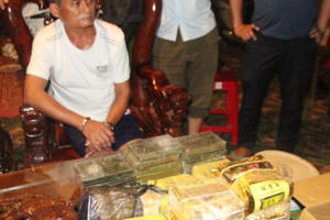 Nghệ An: Chôn ma túy ở trong vườn nhưng vẫn bị phát hiện và bắt giữ