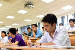 Hà Nội: Camera theo dõi 24/24h việc chấm thi THPT Quốc gia 2016 Hà Nội: Camera theo dõi 24/24h việc chấm thi THPT Quốc gia 2016