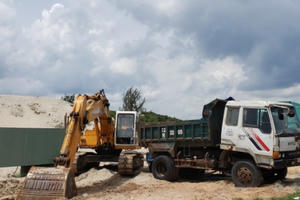 Bà Rịa – Vũng Tàu: Lợi dụng việc nạo vét cảng cá, Công ty Việt Khôi Hưng khai thác cát trái phép?