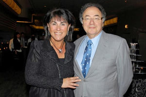 Vợ chồng tỉ phú dược Canada bị sát hại