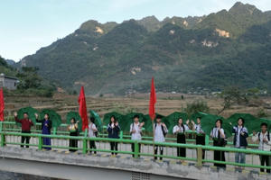 Khánh thành cầu Bản Mọc ở xã vùng cao Hoà Bình