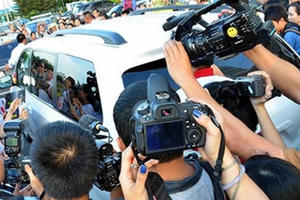 Phóng viên trực tết: Hy sinh niềm vui riêng để phụng sự bạn đọc