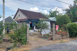 An Giang: Do mâu thuẫn tỉnh cảm, người đàn ông bị sát hại trong phòng ngủ An Giang: Do mâu thuẫn tỉnh cảm, người đàn ông bị sát hại trong phòng ngủ