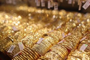 Giá vàng giảm mạnh khi cuộc đàm phán Nga - Ukraine có tín hiệu tích cực