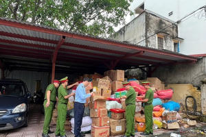 50 hộ kinh doanh ở La Phù tự giao nộp 25 tấn hàng giả, kém chất lượng