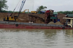 Phạt 100 triệu đồng, tạm tước quyền khai thác cát của Công ty Thái Sơn