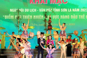 Đặc sắc đêm khai mạc Ngày hội du lịch văn hóa ở Sơn La