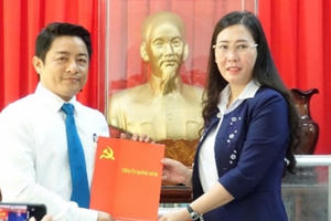 Chánh Văn phòng UBND tỉnh Quảng Ngãi làm Bí thư huyện Mộ Đức
