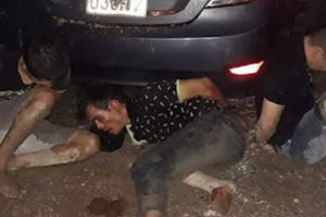 Hải Phòng: Truy đuổi nhóm đạo chích đi ô tô đột nhập nhà trưởng Công an xã "cuỗm" xe máy