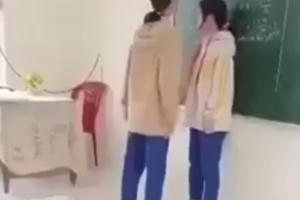 Lại xuất hiện clip học sinh lớp 8 bị đánh "tới tấp" trên bục giảng tại Quảng Trị