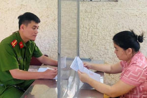 Chủ cửa hàng bán sim thẻ “lừa đảo chiếm đoạt tài sản” trên 50 tỷ đồng