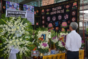 Lãnh đạo TP HCM đến viếng thăm gia đình nạn nhân vụ hỏa hoạn 6 người tử vong