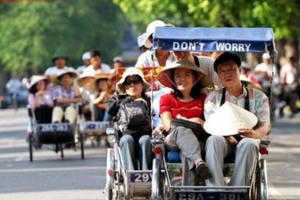 Các ngành du lịch, vận tải, lưu trú, ăn uống, báo chí… được đề xuất miễn, giảm thuế GTGT
