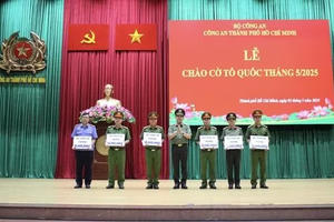 Bộ Công an gửi thư khen 6 tập thể có công triệt phá 2 đường dây vận chuyển 245kg ma túy