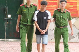 Dùng xe máy biển giả, lẻn vào siêu thị trộm tài sản giữa đêm khuya