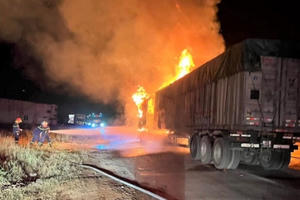 Một người tử vong sau cú va chạm giữa xe máy và xe container