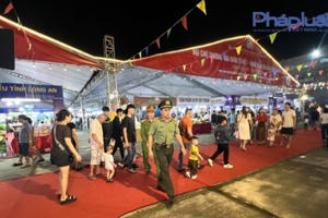Lào Cai: Đảm bảo an ninh trật tự, an toàn giao thông tại Hội chợ Quốc tế Việt - Trung