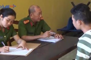 TP HCM: Dùng vũ lực chiếm đoạt tài sản đi chơi game