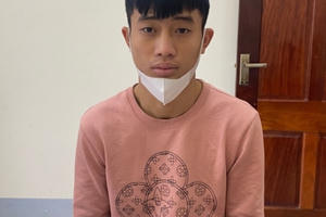 Đang uống bia, vị khách mất chiếc lắc vàng hàng chục triệu đồng đang để trên bàn