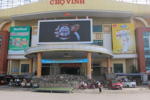 Ảnh hưởng từ Covid-19, hơn một ngàn ki ốt chợ Vinh tạm đóng cửa Ảnh hưởng từ Covid-19, hơn một ngàn ki ốt chợ Vinh tạm đóng cửa