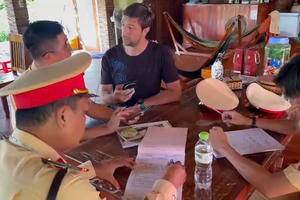 Phú Quốc: Xử nghiêm tình trạng du khách vi phạm giao thông, siết chặt hoạt động cho thuê xe