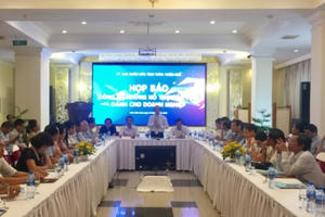 Chủ tịch UBND tỉnh Thừa Thiên Huế đồng hành cùng doanh nghiệp Chủ tịch UBND tỉnh Thừa Thiên Huế đồng hành cùng doanh nghiệp