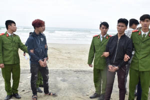 Công an Thừa Thiên Huế bắt “nóng” 2 tên cướp ở biển Lăng Cô