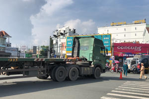 Bình Dương: Va chạm với container, 1 người tử vong