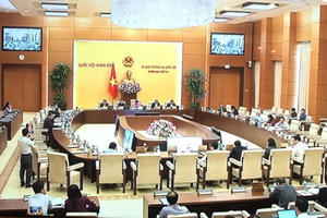Bế mạc Phiên họp thứ 33 của UBTVQH