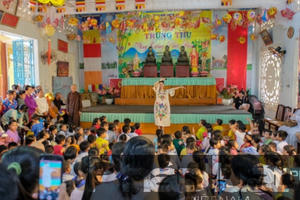Gần 1.000 trẻ em tới chùa vùng hạn mặn Gò Công Đông vui Trung thu