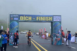 Hàng trăm tay đua tham gia giải “Chinh phục Móng Sến, cầu cạn có trụ cao nhất Việt Nam-LCC7"