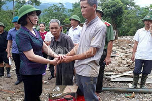 Cùng Bí thư Tỉnh ủy Yên Bái ngược lũ vào bản Tủ