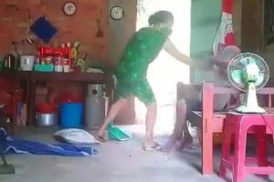 Hành hạ mẹ, tra tấn con - Cần sự can thiệp kịp thời của pháp luật