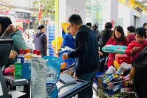 Dịch COVID-19: Làm gì để tự bảo vệ mình khi đến trung tâm thương mại, nhà hàng?