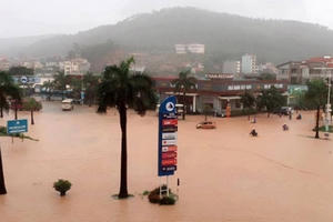 Quảng Ninh: Mưa lũ kéo dài, nhiều tuyến đường ngập sâu trong nước