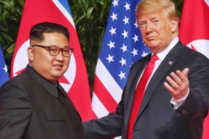 Tổng thống Trump thông báo sắp lên đường tới Việt Nam gặp ông Kim Jong-un