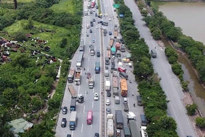 Gần 37 nghìn xe đi "luồng xanh" tới tại các tỉnh thành đang giãn cách